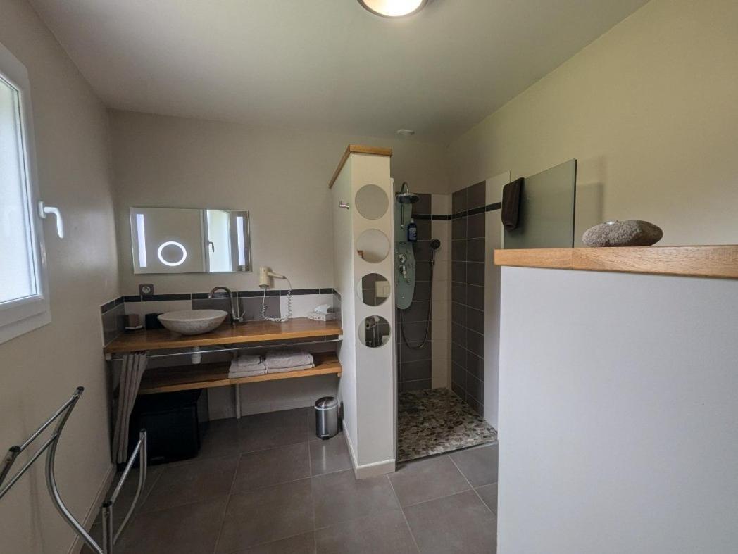 Poissons Au Saint-Amand Bed & Breakfast エクステリア 写真